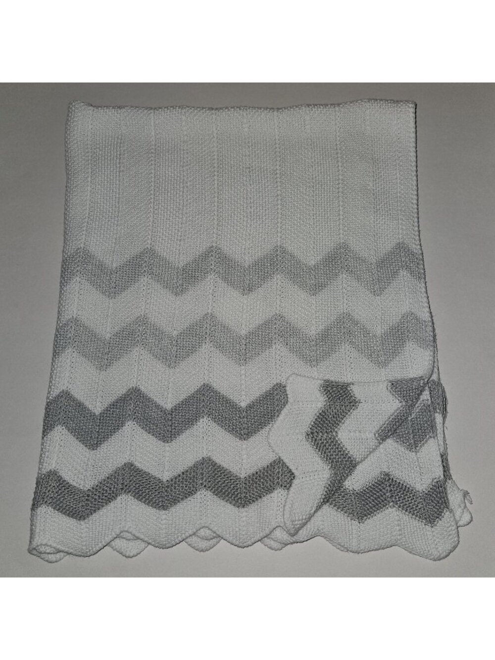 Silver Cloud Gray White Chevron Knit Baby Blanket 100% Cotton Shawl 27.5x35
